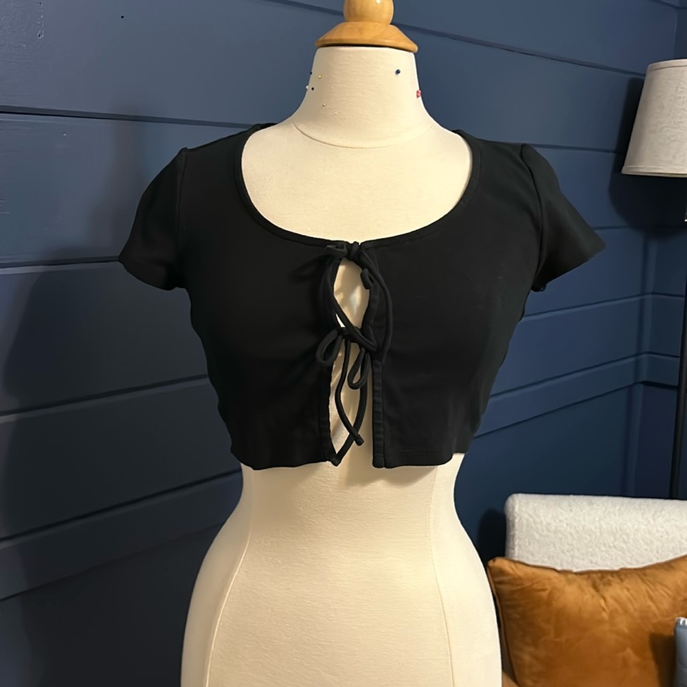H&M Divided Crop Top